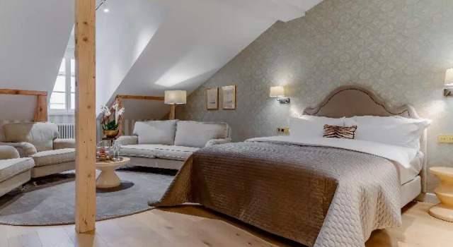 Номер Luxury Hotel Unicus Palace Old Town - Destigo Hotels