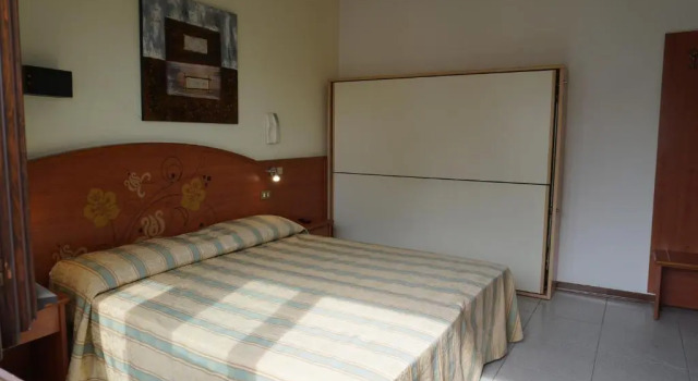 Standard Dreier Zimmer mit eingeschränktem Meerblick Hotel Ideal Sottomarina