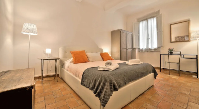 Wine Apartments Florence Ansonica, Забронировать Апартаменты/квартира Санта-Кроче Флоренция, рядом с Дом Буонаротти
