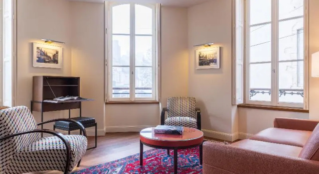 Люкс с видом на город LHôtel
