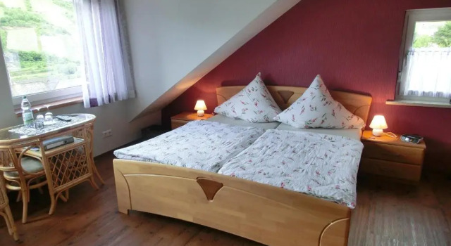 Ferienweingut Hirschen Schulstraße, Забронировать Гостевой дом Трабен-Трарбах Мозель - Германия