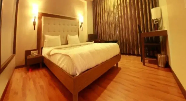Hotel Furatt International, Rezerwuj Hotel Hotele w Gujarat ze śniadaniem, Śniadanie