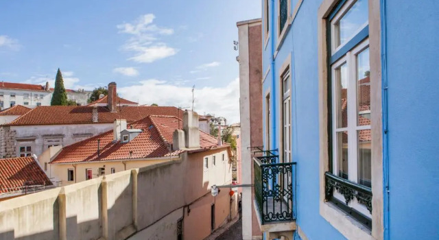 Alfama St George Castle District Fabulous 3 Bedrooms 2 Bathrooms AC Balcony 1st floor Apartment 19th Century Building