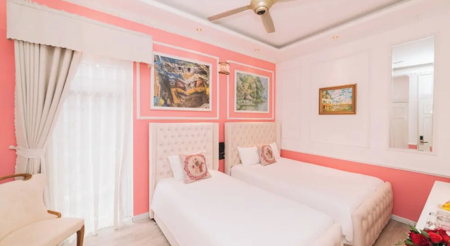 Трёхместный номер Deluxe с балконом Dalat Boutique Hotel