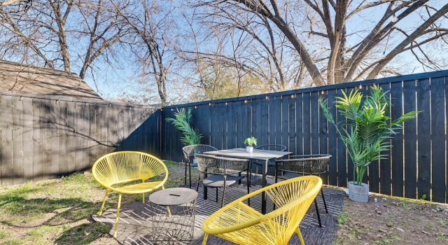 Коттедж < 1 Mi to Historic Mckinney: Modern Duplex w/ Yard