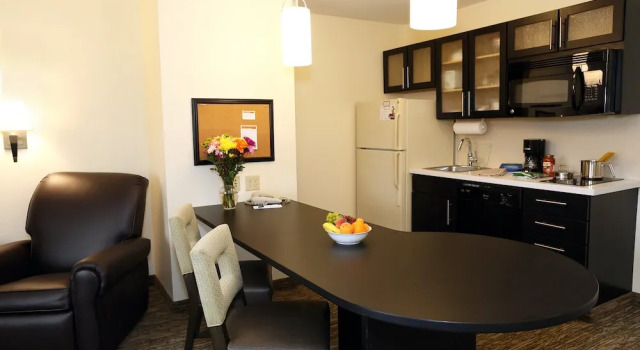 Люкс c 1 комнатой Candlewood Suites East Lansing by IHG
