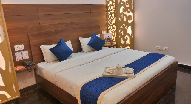 Lotus Hotel Lucknow, Забронировать Отель Отели Лакхнау 3 звезды, 3*