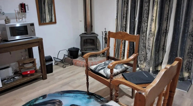 Двухместный люкс с балконом TePopo Gardens Rural Retreat