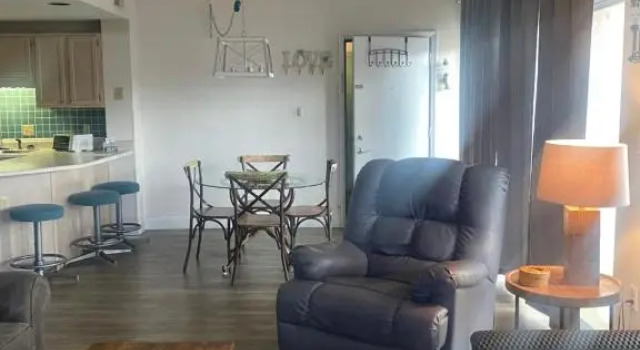 River Place Condos #610 3BD, Забронировать Отель Отели Пиджен-Фордж с парковкой, рядом с Центр LeConte в Пиджен-Фордж, Парковка