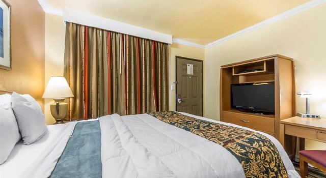 Rodeway Inn & Suites Near The Coliseum & Arena, Забронировать Отель Окленд Область залива Сан-Франциско