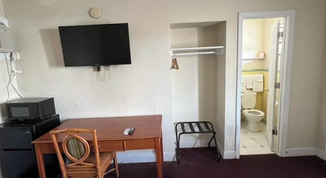 Четырёхместный номер Standard Budget Inn Ocala