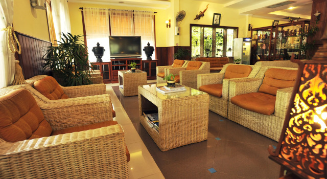 City River Hotel