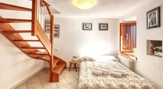 Stylish Stone House With Lake View, Varaa Huoneisto Montemezzo Lombardia