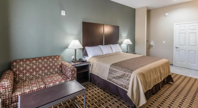 Люкс Deluxe Scottish Inns & Suites