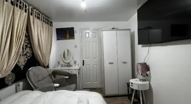 OYO Unique Guestroom - Farnworth, Easy Access to Bolton, Забронировать Отель Болтон Большой Манчестер