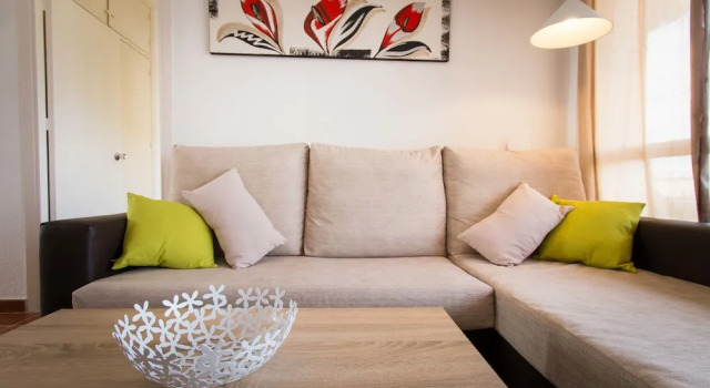 Holidays2Torremolinos Apartamento de 3 dormitorios con terraza y piscina comunitaria, Забронировать Апартаменты/квартира Торремолинос Коста-дель-Соль, рядом с Пляж Лос-Аламос