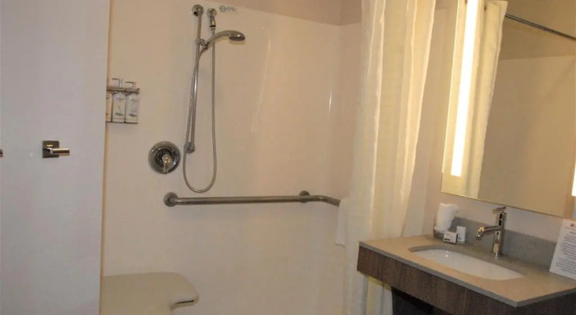 Двухместный номер Standard c 1 комнатой Candlewood Suites Tallahassee by IHG