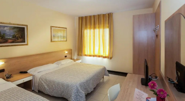 Трёхместный номер Standard Hotel Ayri
