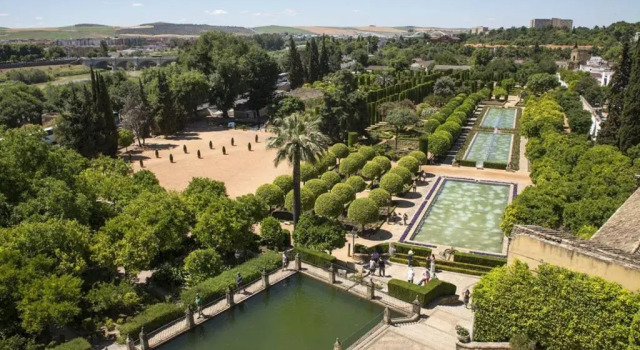 Коттедж с 2 комнатами Casa la Mezquita con parking gratis