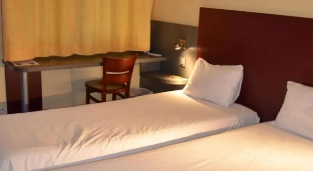 Mape Hotel, Rezerwuj Hotel Dampierre-en-Burly 