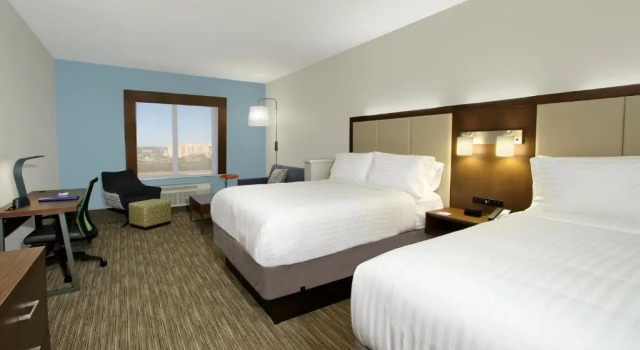 Двухместный люкс Holiday Inn Express & Suites Columbus North by IHG