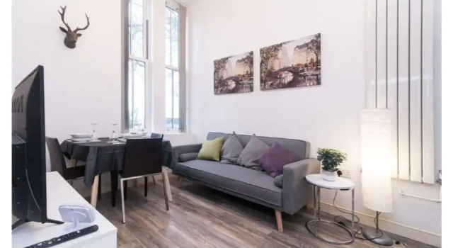 Sublime Stays Pet-friendly Apartment in Derby, Varaa Huoneisto Asunnot kohteessa Merseyside, Huoneisto