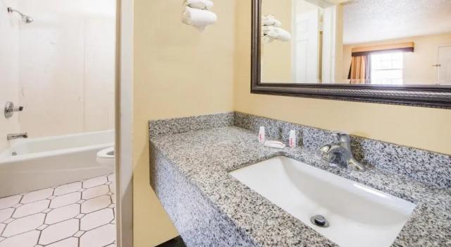 Номер Standard Economy Suites Fairgrounds