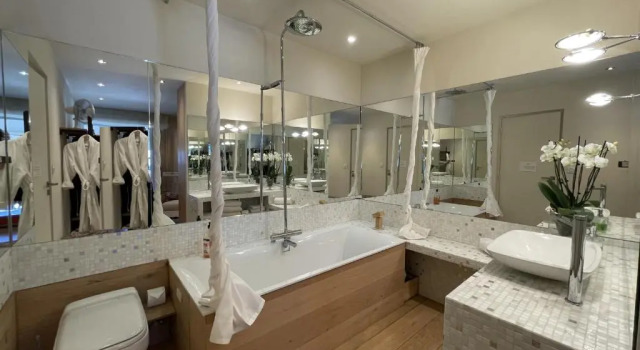 Номер Deluxe LE FORTUNY - 3 Suites, 2 apparts, 1 chambre - proche TRAM ligne aéroport et parking gratuit