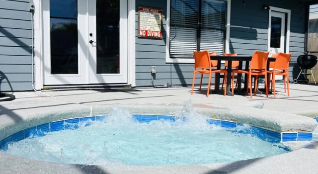 Коттедж Twin Palms Beach House - Pool Hottub Game Room