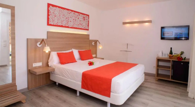 Трёхместный номер Standard Cala Llenya Resort Ibiza