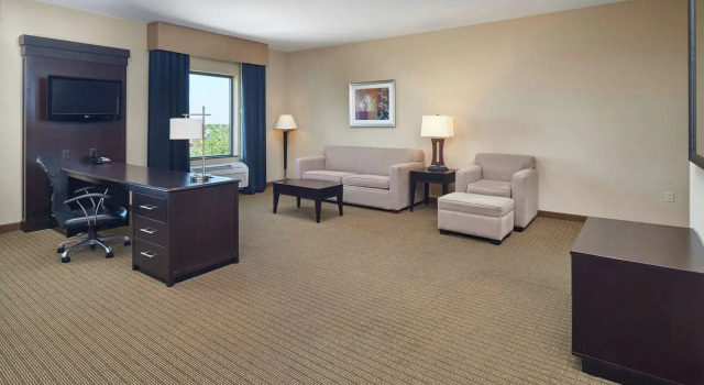 Люкс Hampton Inn & Suites Decatur