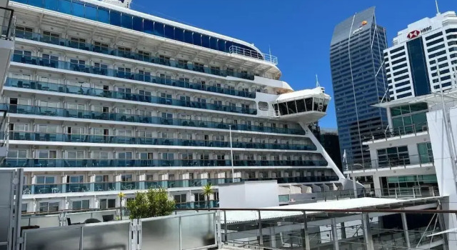 Апартаменты Waterfront Seaview Apt Hotel