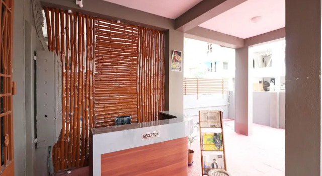 OYO 18496 A Retro, Book Hotel Kolkata East Zone, near Coal India Limited