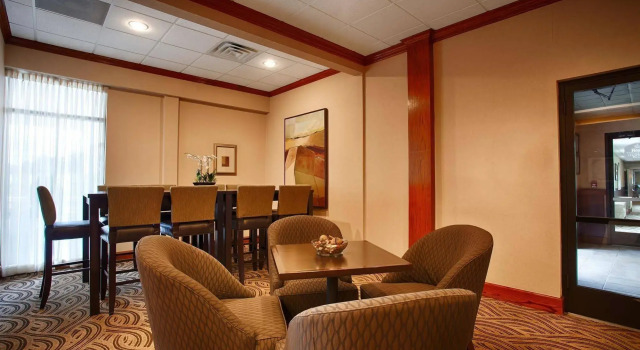 Holiday Inn North Haven, Varaa Hotelli Hotellit New England uima-altaalla, Uima-allas