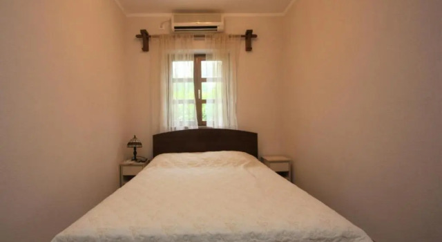 Antique 3 BR House next to Admiral, Забронировать Отель Пераст 