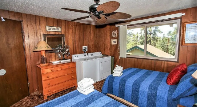 Brett's Surf Retreat-1064 by Big Bear Vacations, Забронировать Отель Биг-Бэр-Лейк San Bernardino Mountains, рядом с Pine Knot Ranger Station (historical)
