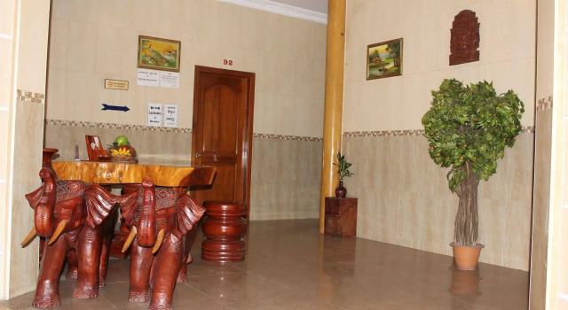 Lucky 1 Guesthouse, Buchen Sie Hotel Prampir Makara 
