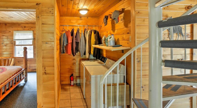 Private South Boardman Cabin on 10 Forest Acres!, Buchen Sie Ferienhaus South Boardman USA