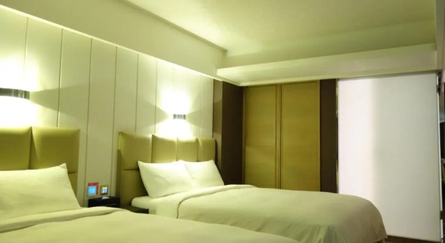 Четырёхместный номер Standard The Cloud Hotel