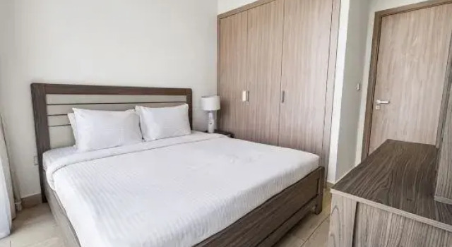 Cozy 1BR w/ Balcony Views Azizi Riviera, Meydan, Забронировать Отель Отели Дубая с парковкой, Парковка