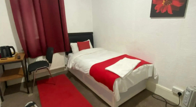 OYO Saji Hotel, Забронировать Отель Отели Лондона с парковкой, Парковка