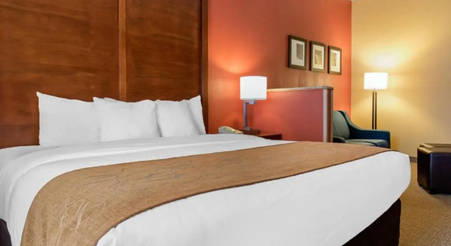 Люкс Comfort Suites Louisville Airport