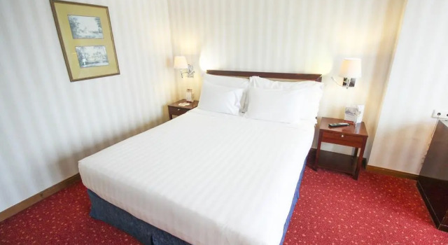 Deluxe Club room Redtop Hotel & Convention Center