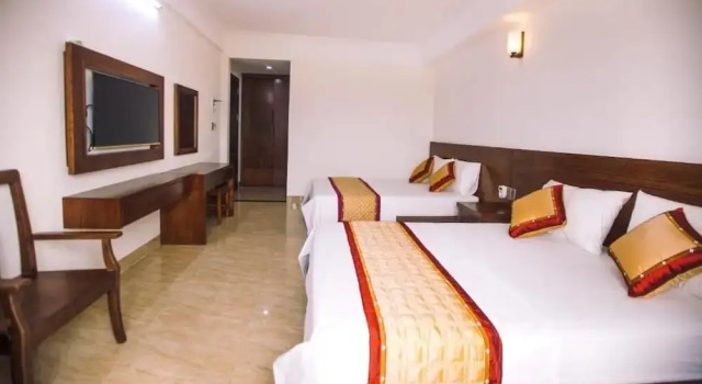 Tu Phuong Hotel TH by Bay Luxury
