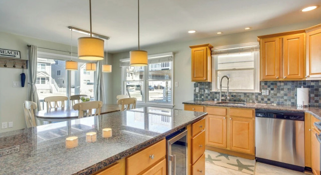 Апартаменты Avalon Vacation Rental w/ Porch & Grill!
