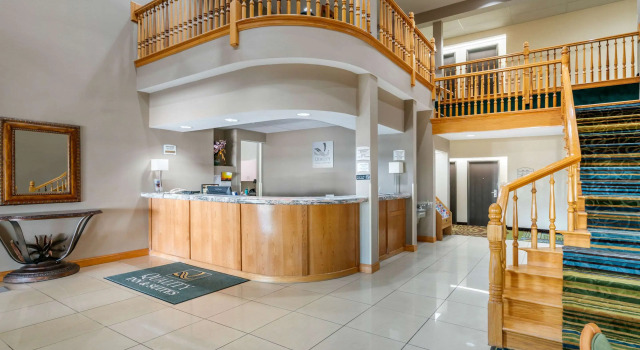 Quality Inn & Suites Jefferson City, Забронировать Отель Джефферсон-Сити Миссури, рядом с Гольф-центр Oak Hills