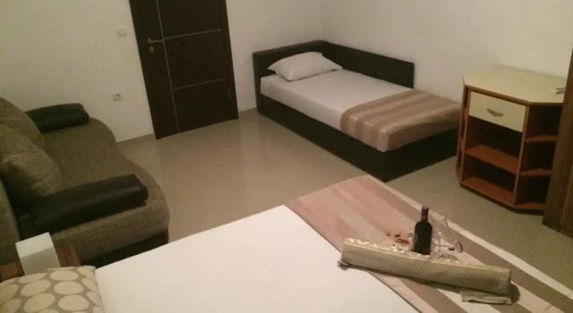 Студия с балконом и с красивым видом из окна Apartments Perezaj II