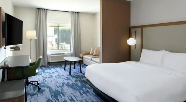 Люкс Fairfield By Marriott Inn & Suites Cornelia