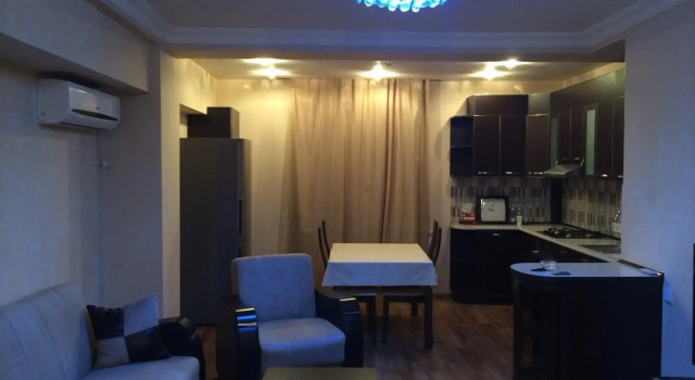 Yeznik Koghbatsi - Amiryan crossroads 2 bedroom Comfortable apartment with Balcony KO333, Prenota Appartamento Hotel a Erevan con parcheggio, Parcheggio