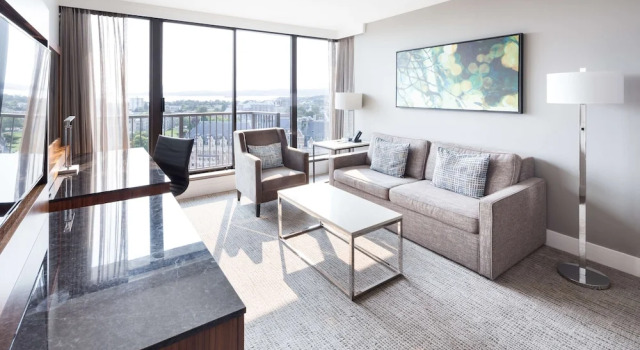 Люкс DoubleTree by Hilton Hotel & Suites Victoria
